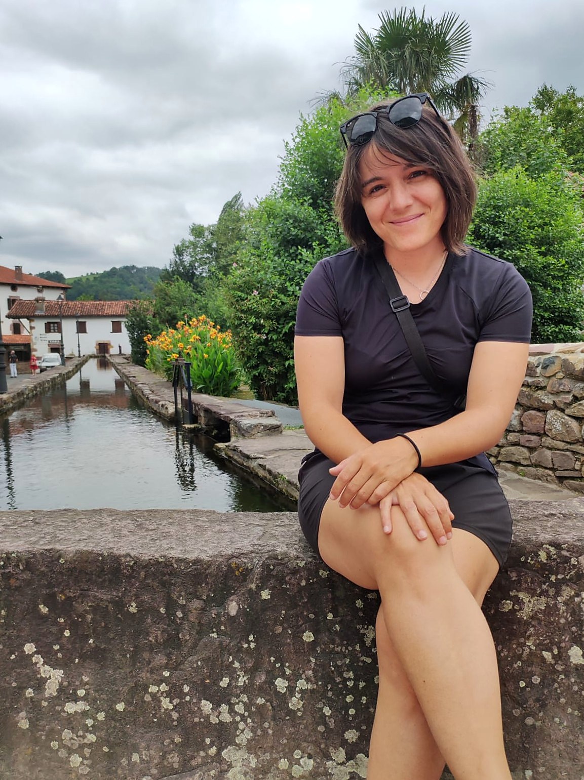 Olga Palomares en un entorno exterior natural